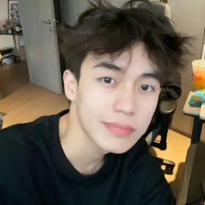 男生头像阳光帅气超清图片