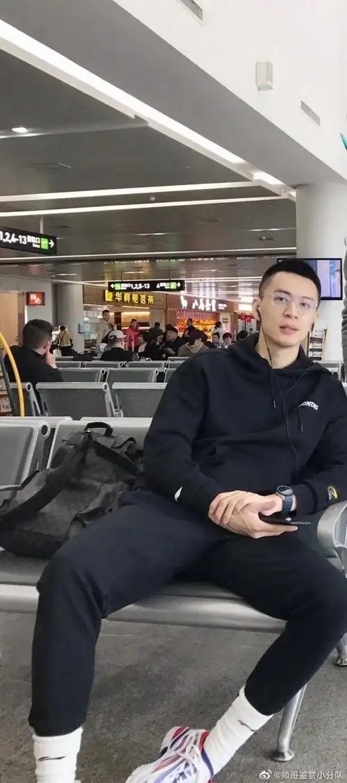 神颜安利杨鸣的篮球生涯就是偶像剧男主成长史吧75