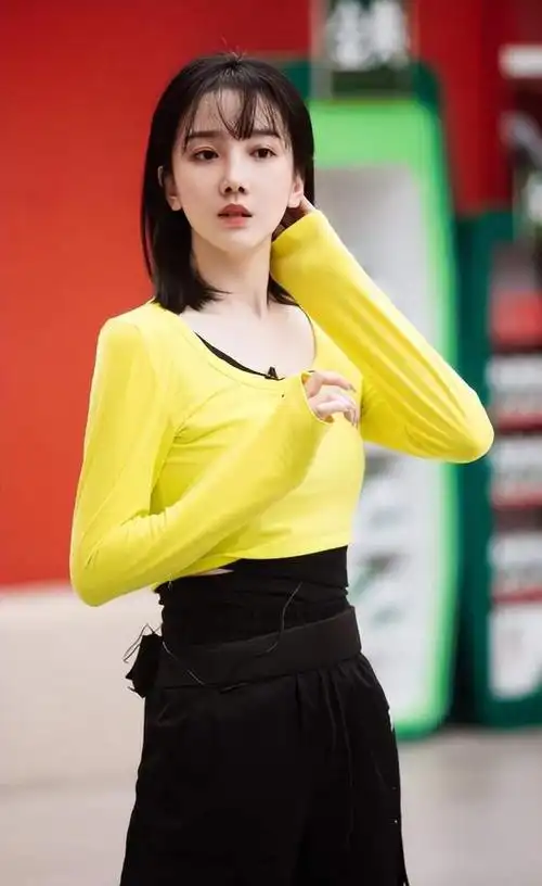 陈小纭:从泳池到舞台,勇敢追梦的华丽转身