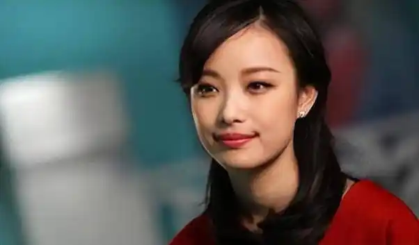 "精明"倪妮:与李宇春联系成谜,抢杨颖风头,挺张艺谋被爆不雅照_姐姐