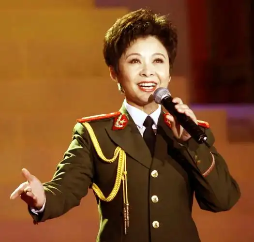 董文华死了没(董文华的简历和现状)