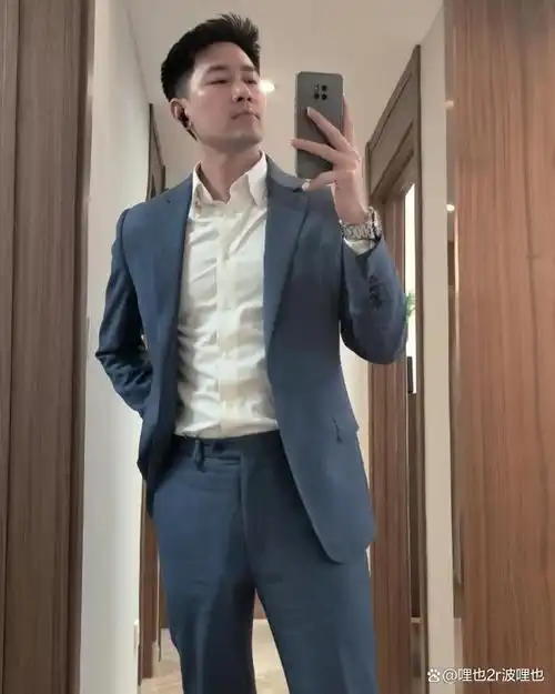 30岁正装帅大叔成熟又多金真的很有魅力