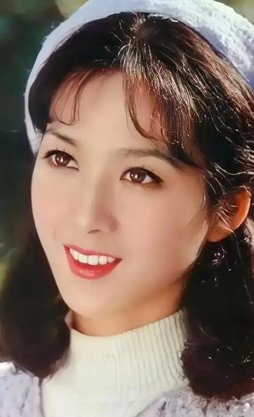 端庄优雅的龚雪,才貌双全,魅力无限的写真照!