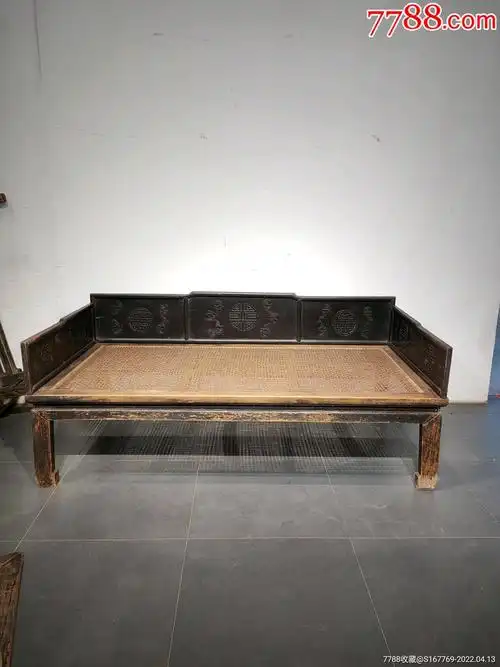 清代马蹄腿福寿罗汉床