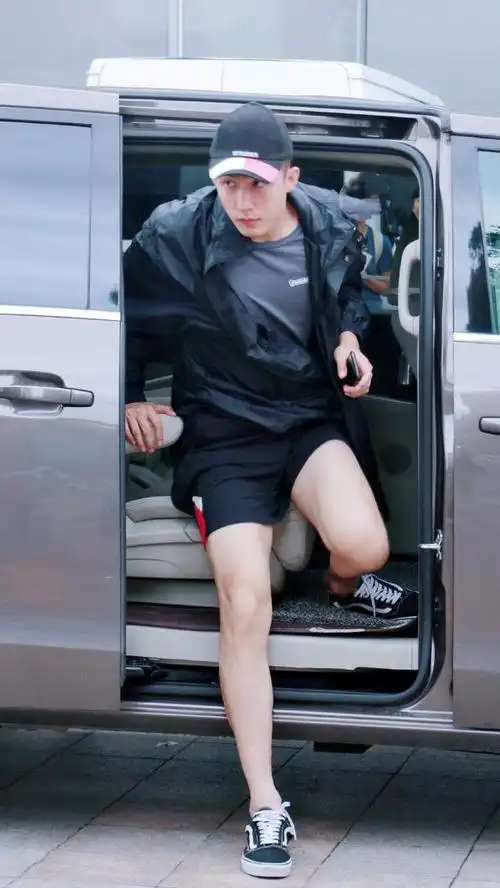 黄景瑜的大吗黄景瑜我是大美人被人亲