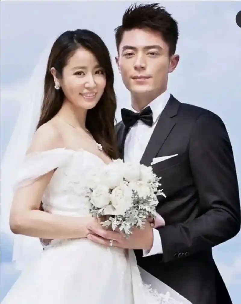 当年霍建华结婚全场黑脸,说霍建华不爱笑等原因.