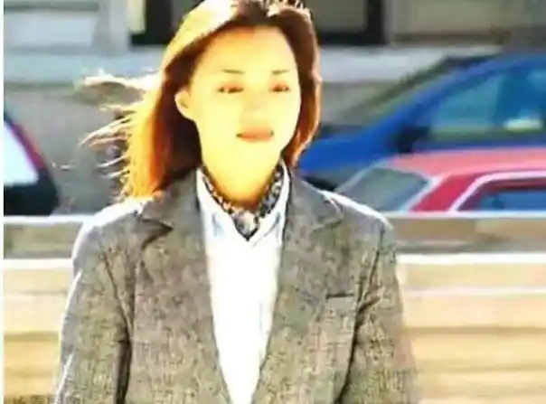 董卿年轻时候的照片被曝光,网友高呼这颜值不当演员了