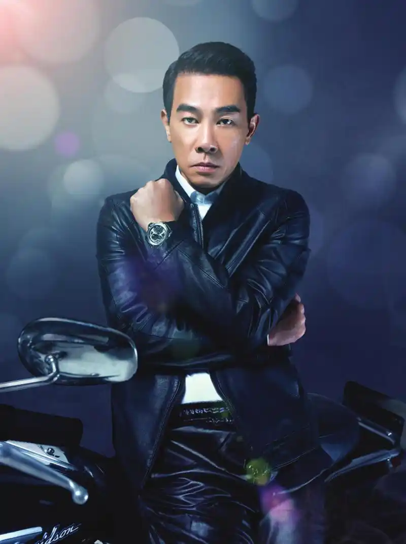 陈小春求婚现场太感人,网友们却被这一动作逗笑了:头一次见!