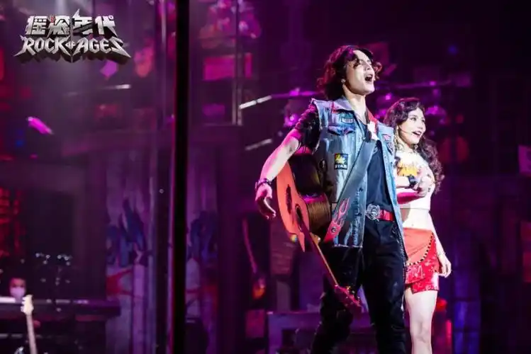 百老汇音乐剧摇滚年代再次燃情回归一场躁动青春的摇滚盛宴即将开始