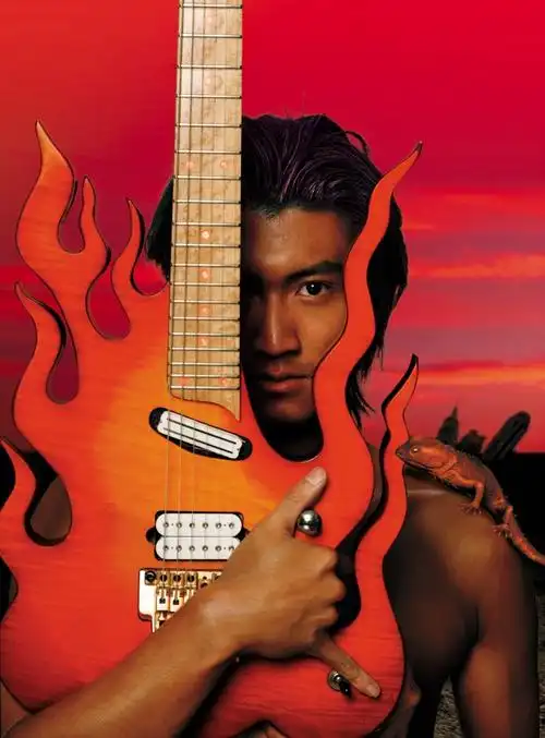 谢霆锋22年前的镜头表现力##谢霆锋活着viva发行22周年