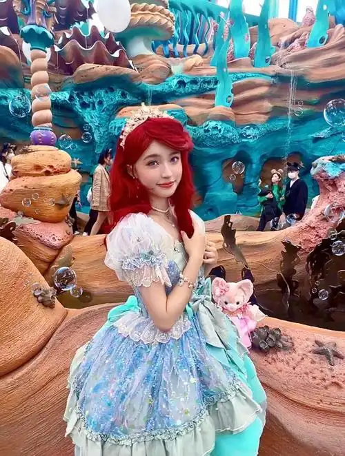到迪士尼万圣月啦～来到东京迪士尼海洋cos小美人鱼爱丽儿公主,我相信