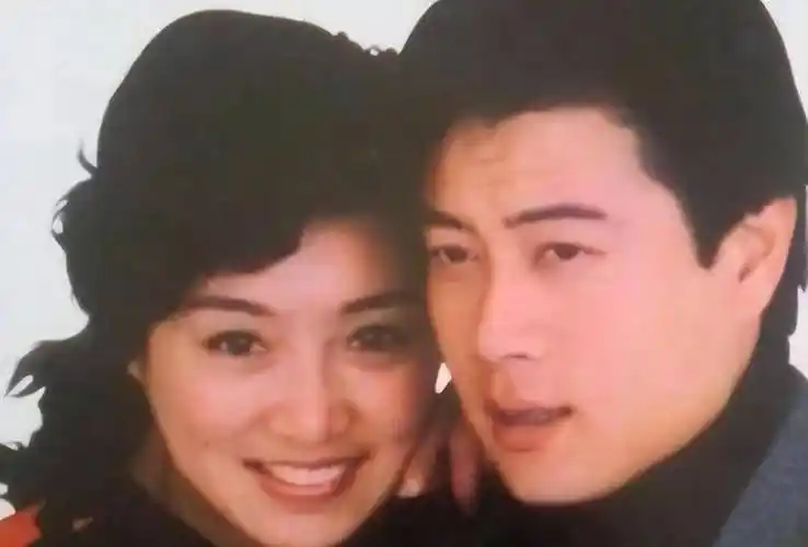 演员巫刚:与前妻15年婚姻分道扬镳,却和不婚不育的陈瑾纠缠20年_生活