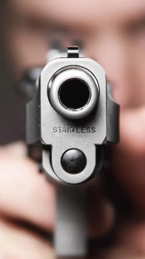 帅气手枪子弹武器,高清图片,手机锁屏桌面-壁纸族