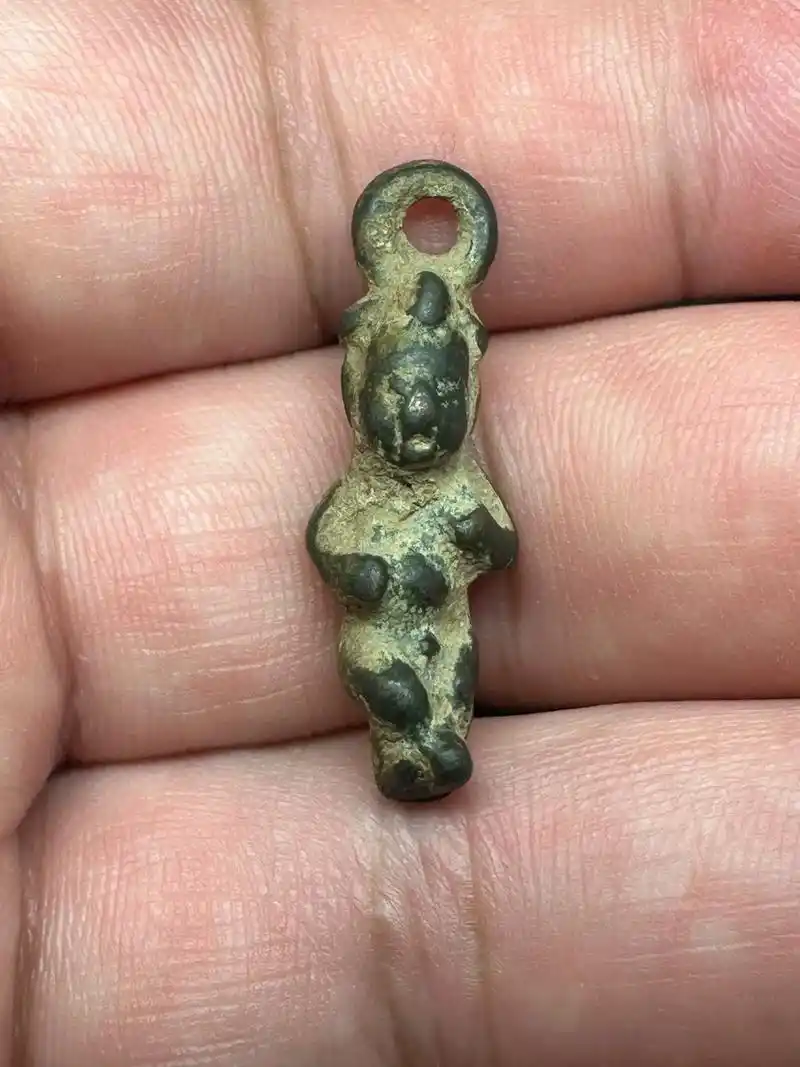 辽金小铜人.现在研究认为"辽金小铜人"是辽金护身符的一个重要 - 抖音