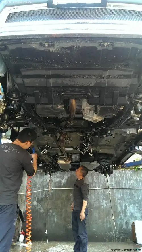 27豪底盘装甲作业