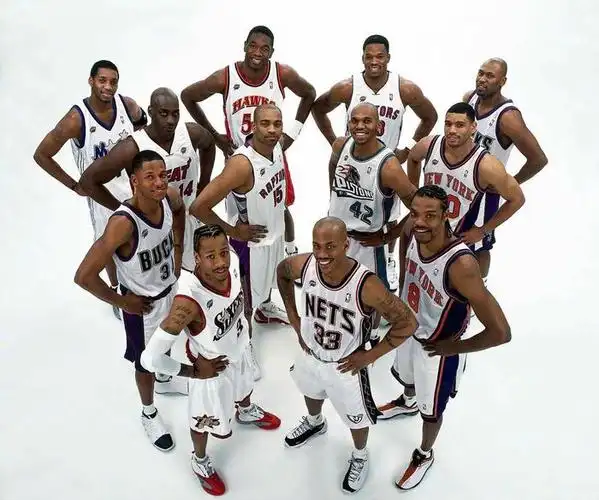 2001年时全明星赛场各项比赛的球员大合照