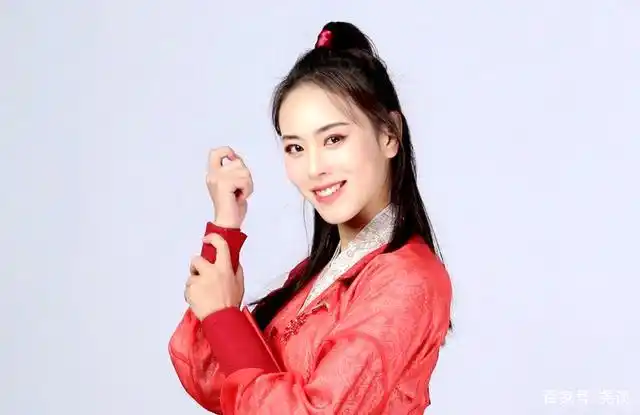 峨眉凌云粉丝超2000万,陈赫请为座上宾,常扮周芷若发扬峨眉武术