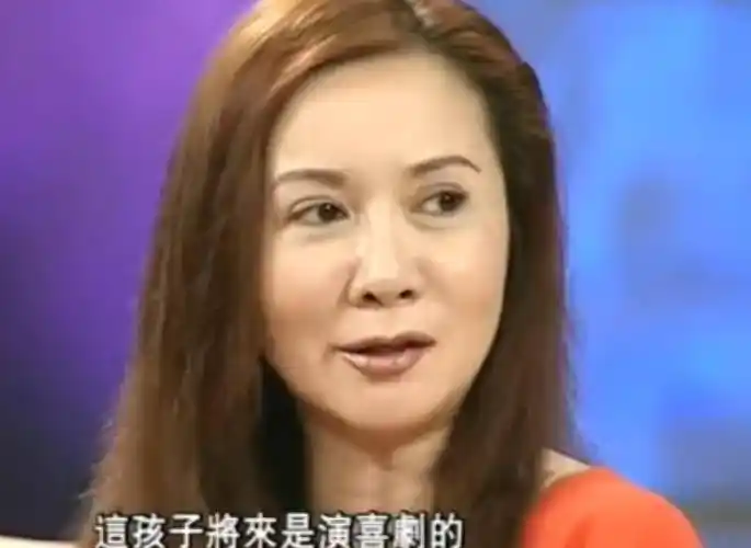 "舞台钉子户"蔡明:被丈夫用100封情书娶回家,结婚37年零绯闻_梁天