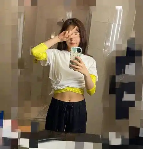 黄圣依睡过头大哭,张韶涵直接累出马甲线_节目_人气_因为