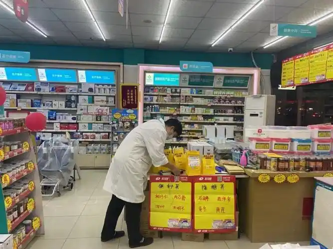 凌晨的药店是守夜人的战场