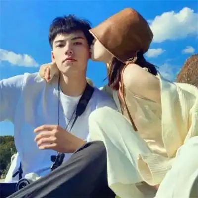 超甜的好看不易撞双人情侣头像