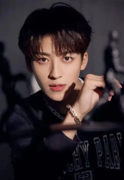 何洛洛签名照获奖名单_支持_微博_少年