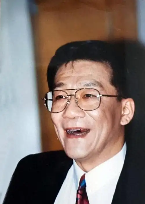 相声名家侯耀文:保护徒弟郭德纲,两婚两离英年早逝