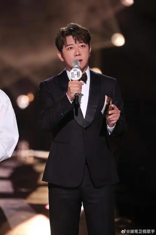 《歌手2024》胡海泉感谢参演歌手时漏了张钰琪,引发网友不满