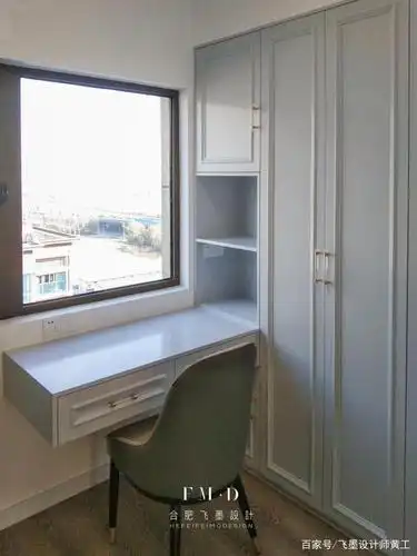 木工现场打的书桌,这次我选悬空不落地式,7种组合样式方便省地