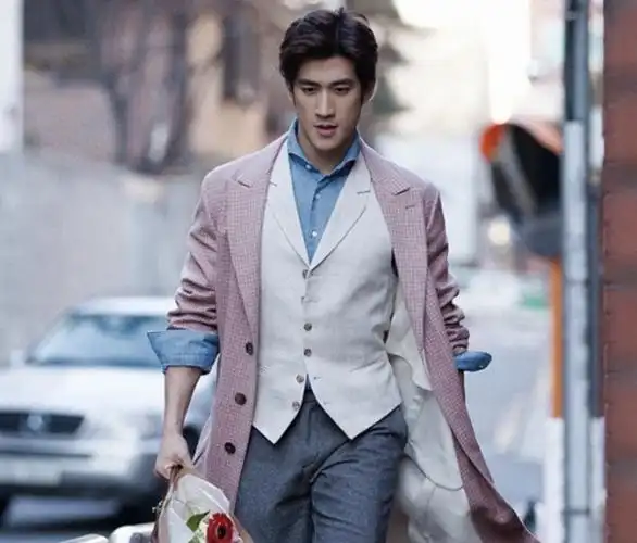 李治廷资料介绍(36岁李治廷宣布结婚)