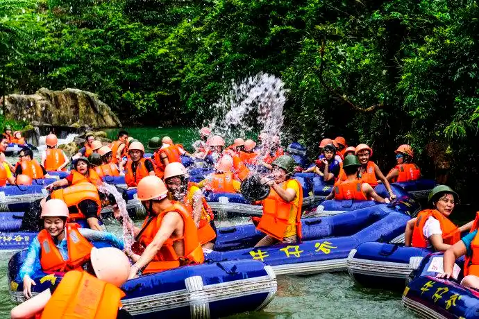 五星漂流度假区位于中国优秀旅游城市清远市,距市区仅10公里,是清远市