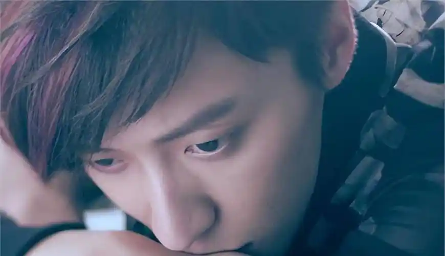 生命定格在28岁,乔任梁的离去没带来改变,时至今日亲友仍被揣测_儿子