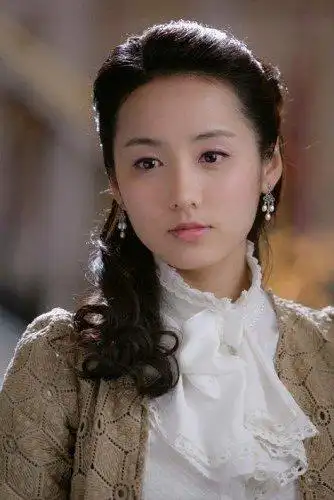 气质独特的吕一,低调拍戏让人称赞