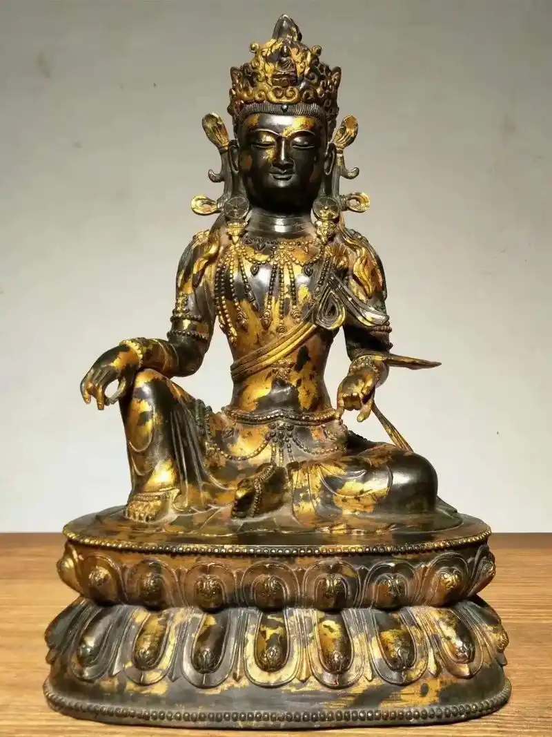 清代～莲花座铜佛像,开脸慈祥,坐姿悠然,线条流畅,慈眉善目, - 抖音