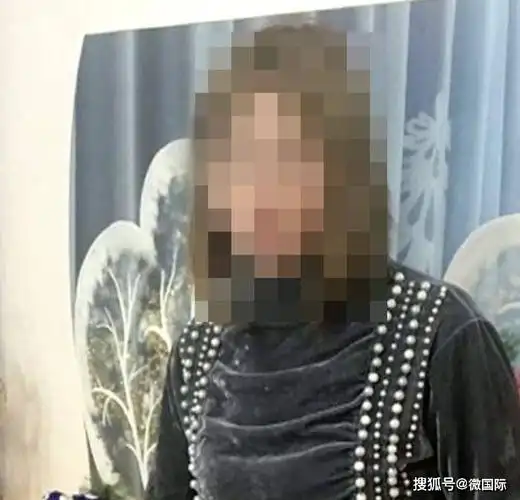 原创年轻妈妈喝醉酒给哭闹双胞胎盖上厚毯子导致窒息死亡却不用坐牢