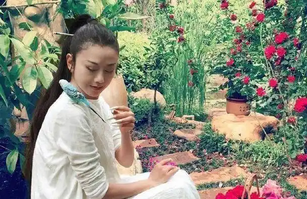 60岁杨丽萍气场全无!