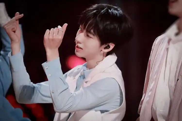 贺峻霖 - 堆糖,美图壁纸兴趣社区