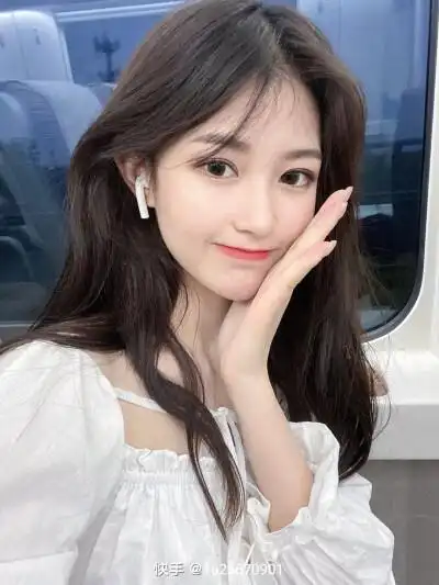 可爱真人小姐姐