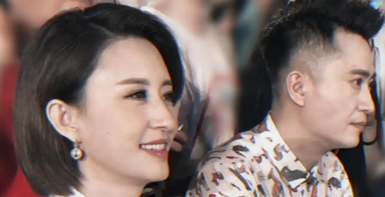 央视主持人杨帆:娶普通妻子李飒,婚后生两女,日子过得幸福美满