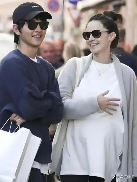 时隔五年,宋慧乔和宋仲基再见那一晚,双宋cp粉心碎了一地