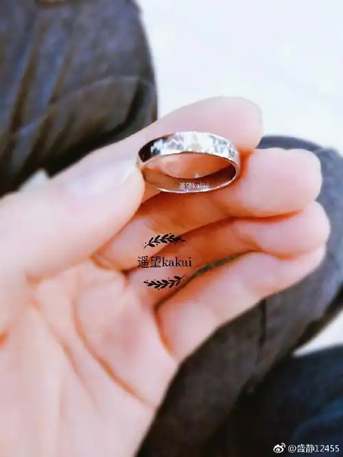 黄家驹# 二哥,我定制了一枚刻字的戒指. 来自黄家驹的fans - 微博