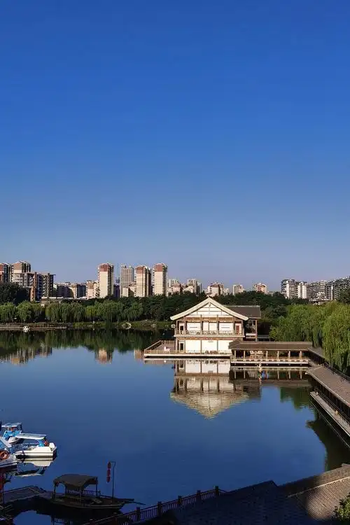 西安曲江.南湖一角