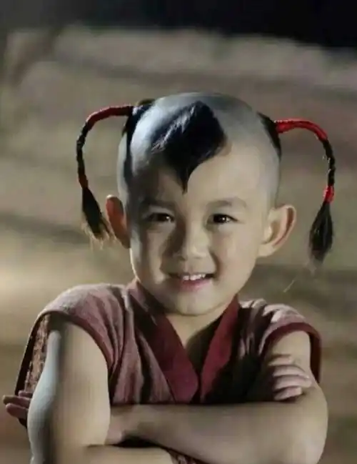 众所周知吴磊是童星出道,2005年就参演了《封神榜之凤鸣岐山》,有小