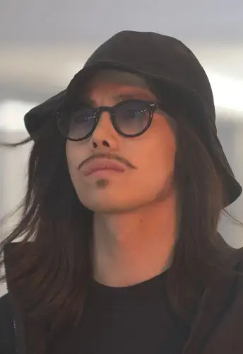 洛根李朴恩硕饰顶楼第一季剧照汇总