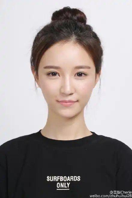 网红真人颜雪梨是照骗穆雅斓大象腿