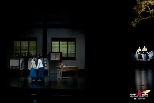 "学习革命先辈崇高精神,争做又红又专时代新人"——舞台剧《江姐在