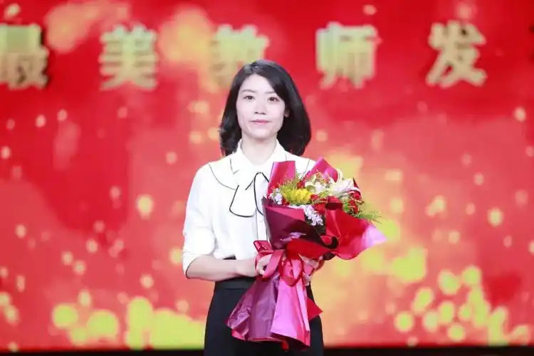 我身边的好老师安康中学全国最美教师张莎莎风雨兼程为追梦玉汝于成绽