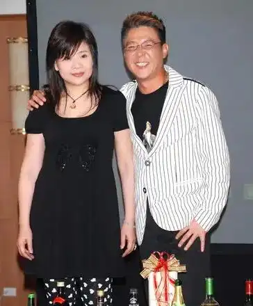 64岁的姜育恒,就这样改写了他的结局,苦尽甘来终无遗憾