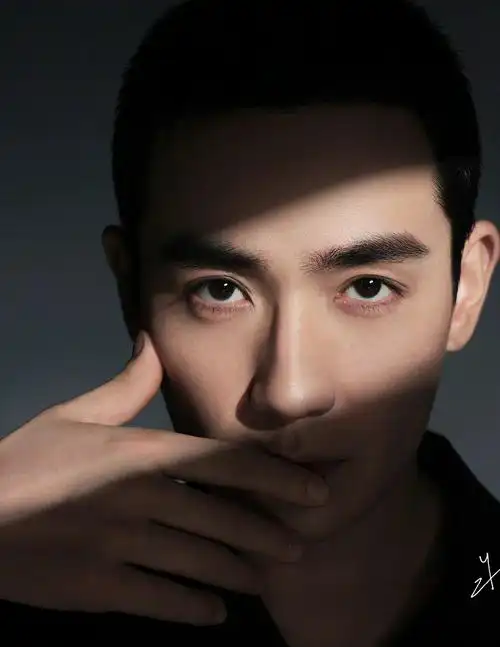 朱一龙新鲜寸头光影大片 寸头眼神杀,高雅格调,刚毅棱角……_高清图集