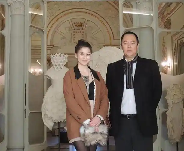 有种颜值叫张铁林女儿混血美女真好看鼻梁高挺欧美范十足